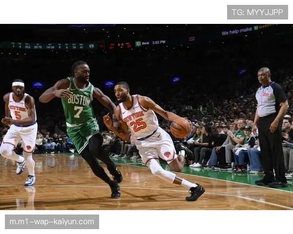 尼克斯篮板拼抢优势 哈特阿努诺比冲抢前场板战术价值